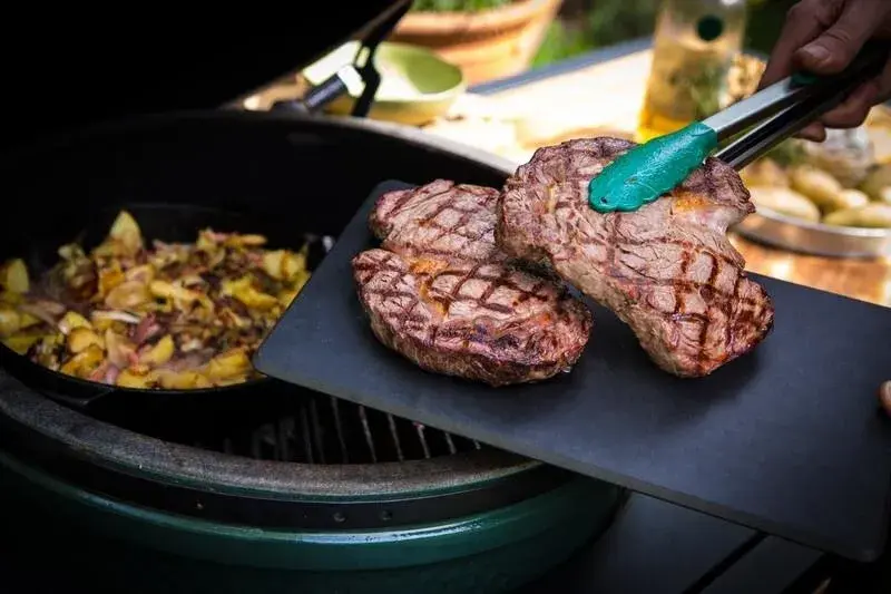 Fleisch auf Grill